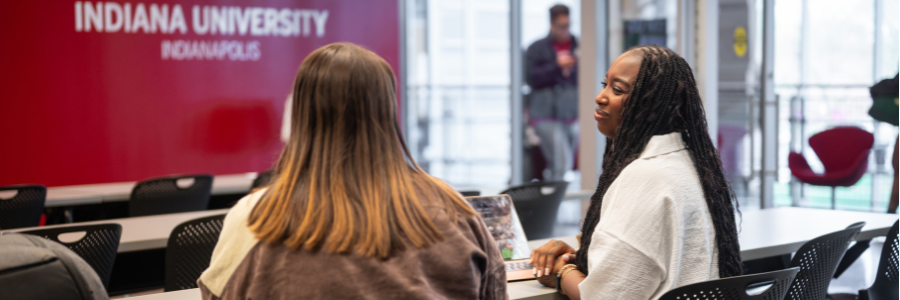 Student meeting with an academic pathway specialist at IU Indianapolis